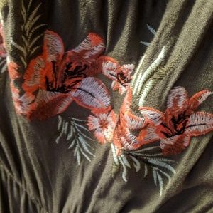 Olive green XXL maxi dress with flower embroidery